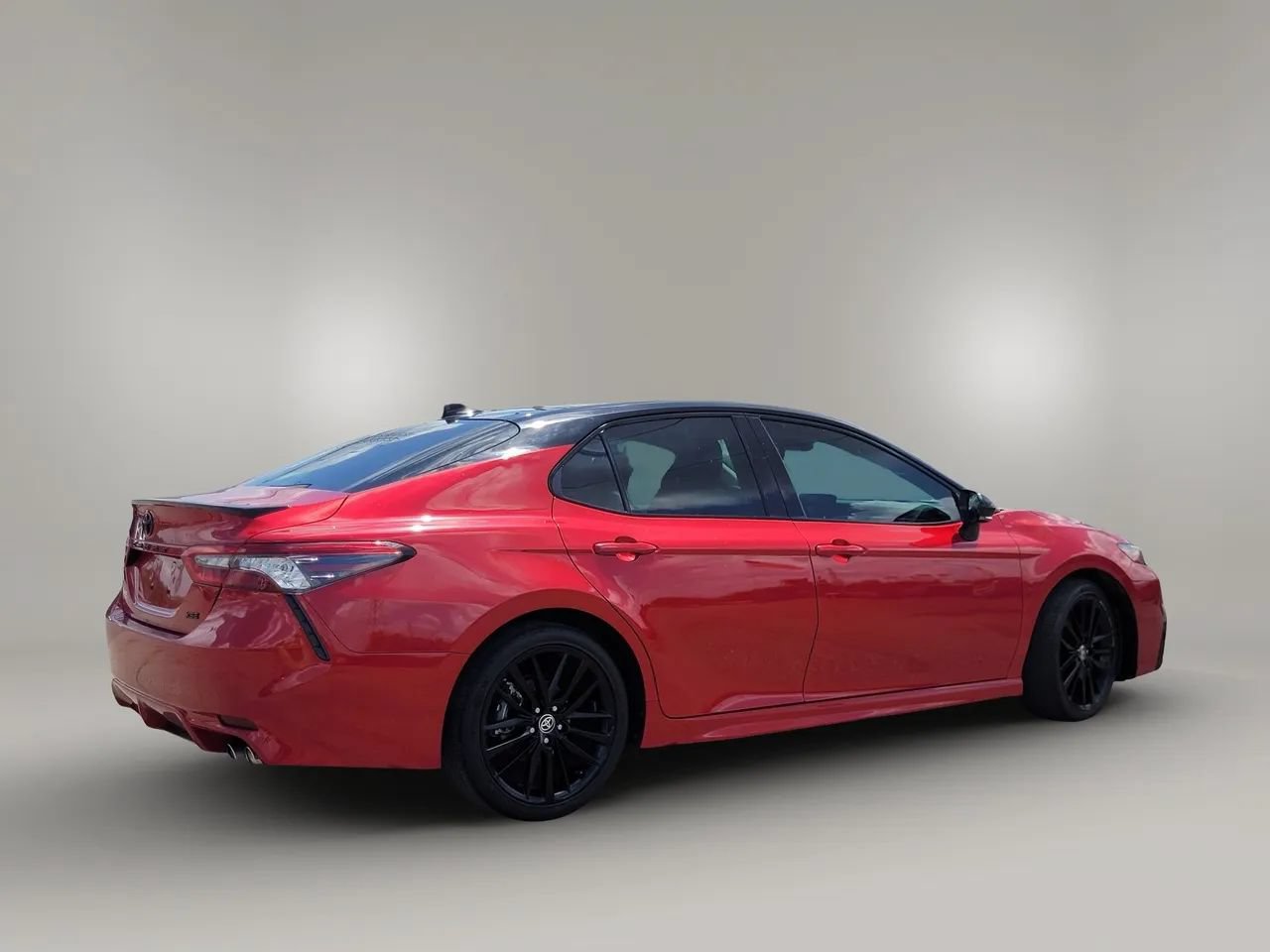 Used 2022 Toyota Camry XSE FWD image 22
