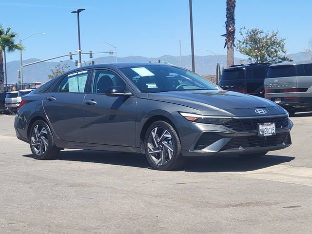 Certified 2025 Hyundai Elantra SEL FWD image 35
