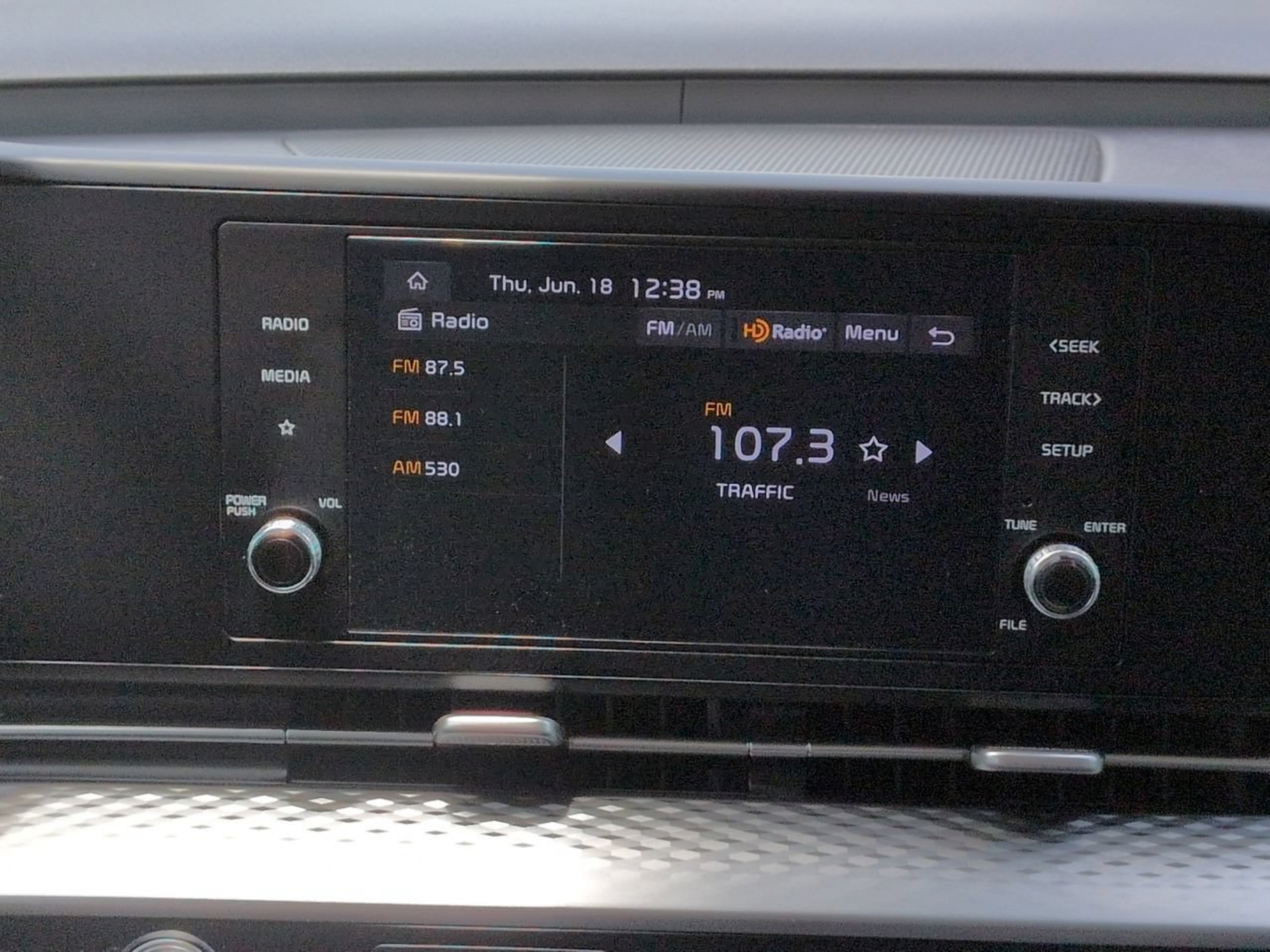 Certified 2023 Kia Carnival LX FWD image 18