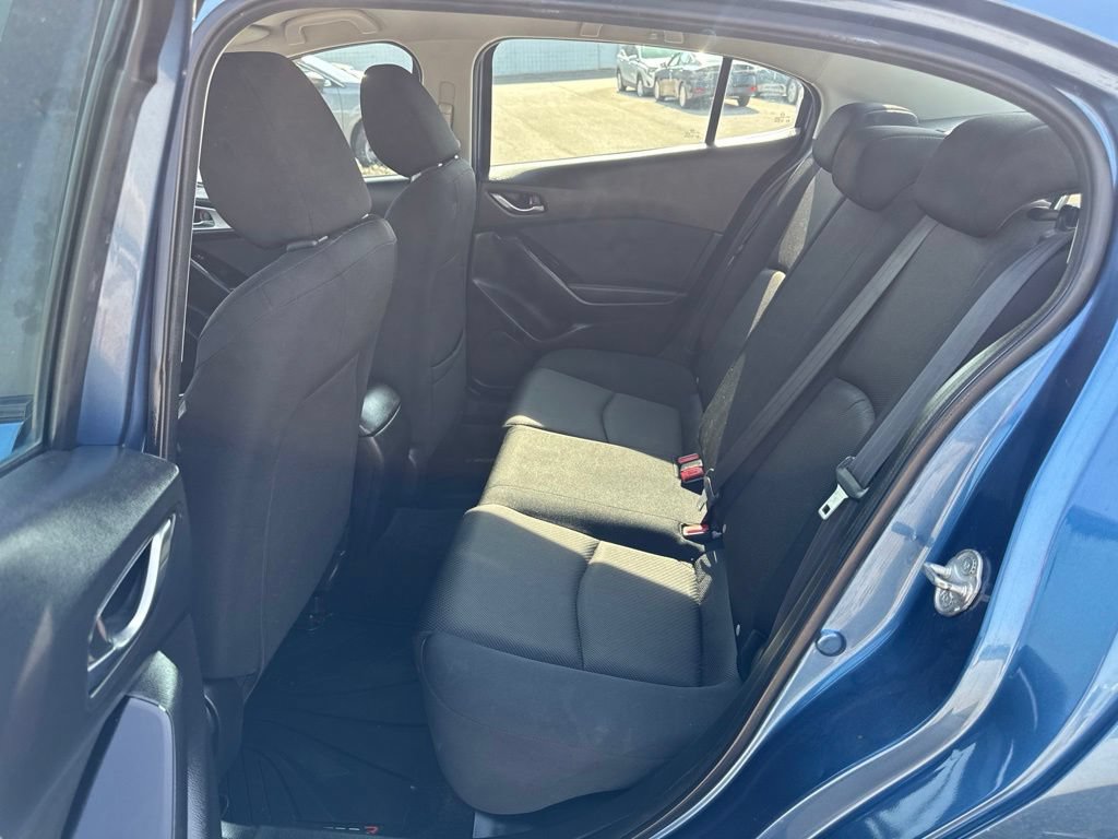 Used 2018 MAZDA MAZDA3 Sport FWD image 11