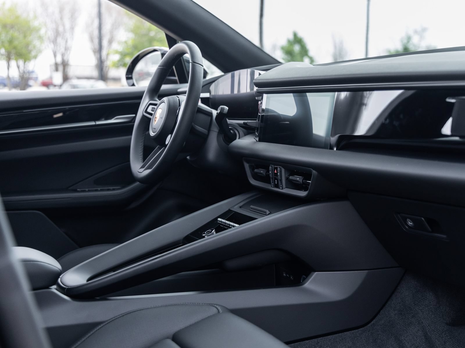 Certified 2025 Porsche Macan Electric RWD image 45