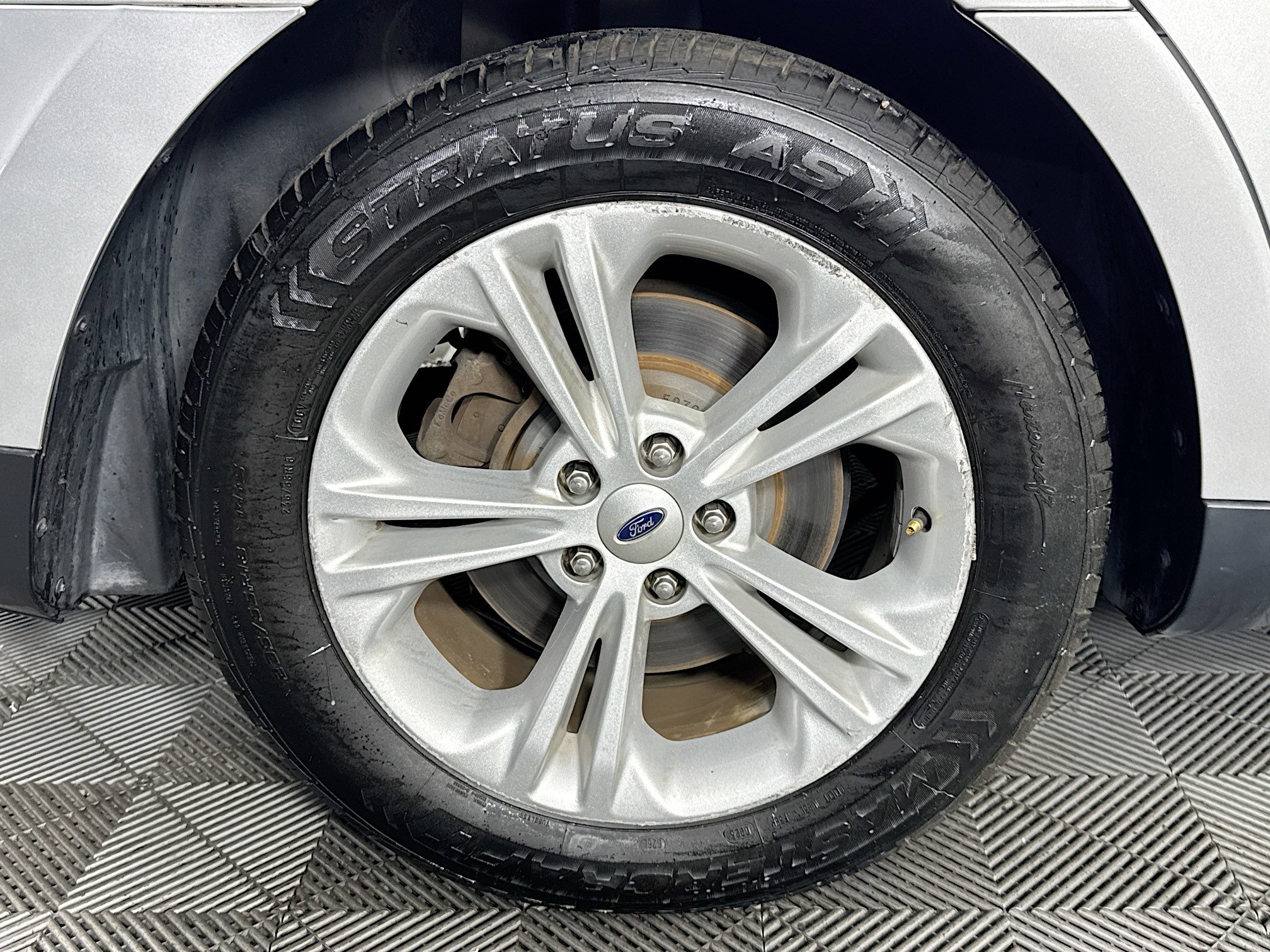 Used 2018 Ford Taurus SE image 31
