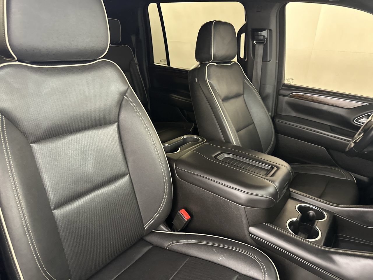Used 2022 Chevrolet Suburban Premier RWD image 16