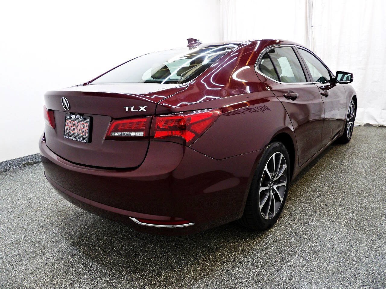 Used 2016 Acura TLX w/ Technology Package FWD image 6