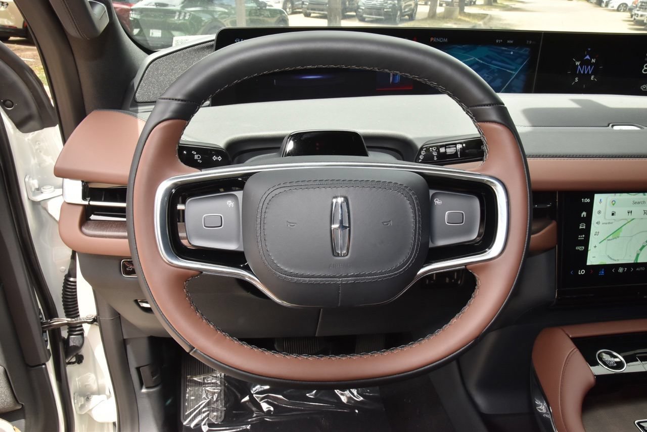 New 2026 Lincoln Navigator L Reserve AWD/4WD image 23