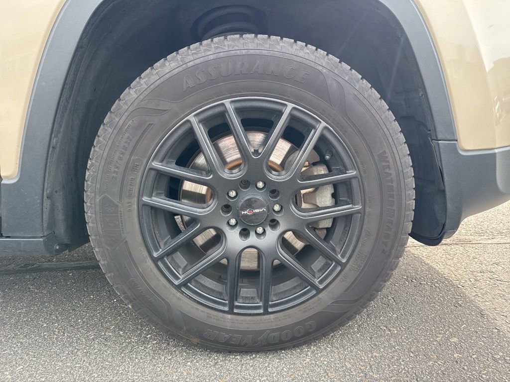 Used 2015 Jeep Cherokee Sport image 17