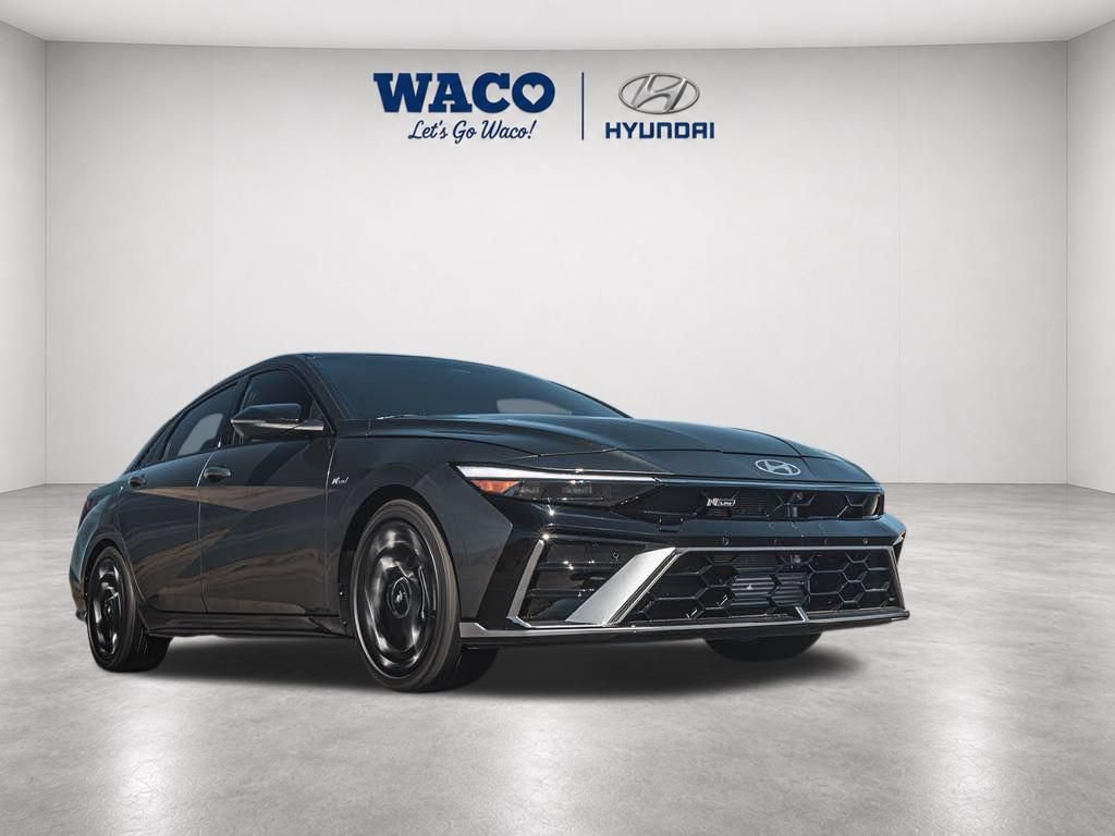 Used 2025 Hyundai Elantra Sport FWD image 2