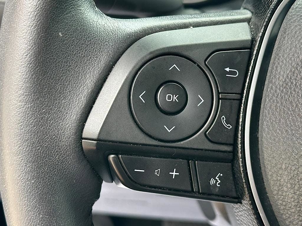 Certified 2021 Toyota RAV4 XLE Premium AWD/4WD image 22