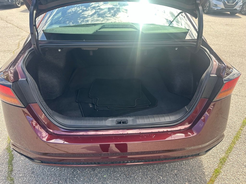 Used 2025 Nissan Altima 2.5 SV image 10