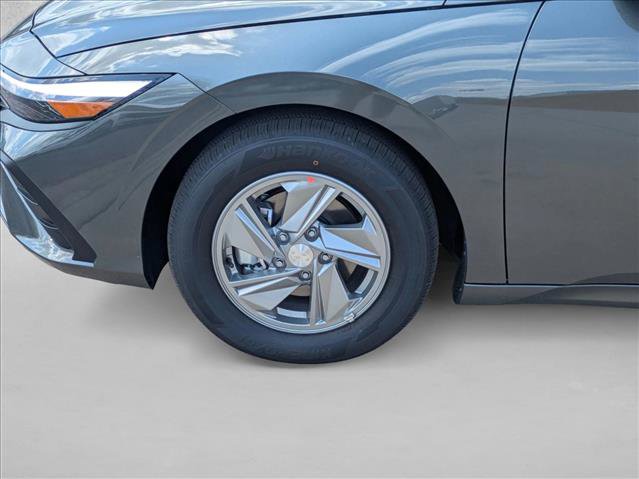 New 2026 Hyundai Elantra SE FWD image 10