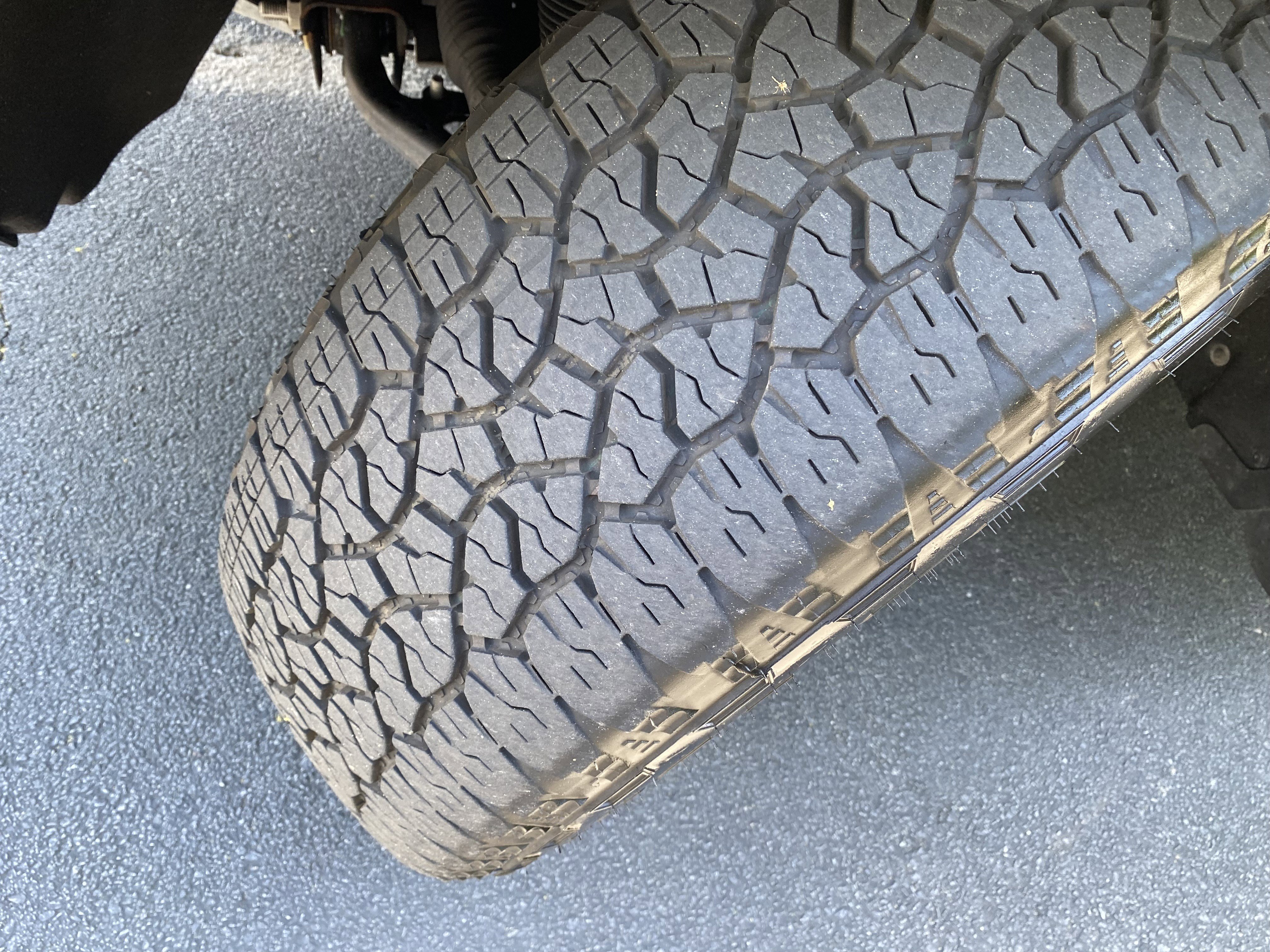 Used 2021 Chevrolet Suburban Z71 w/ Z71 Off-Road Package AWD/4WD image 12