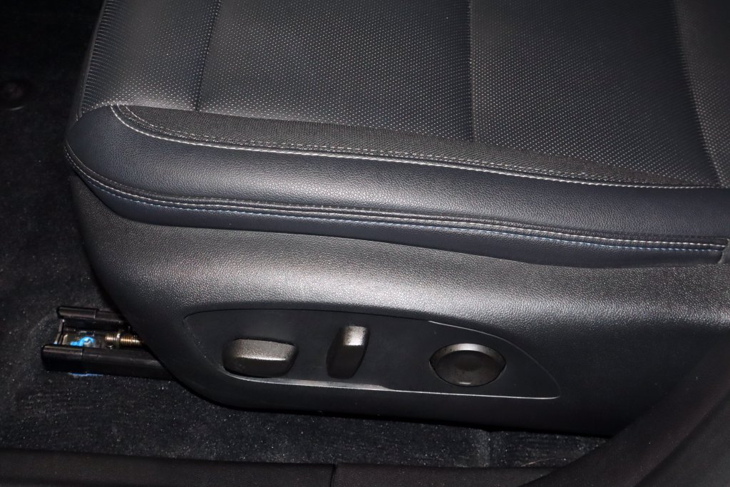 Used 2024 Chevrolet Equinox EV LT FWD image 24
