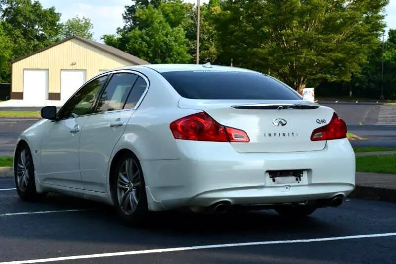 Used 2015 INFINITI Q40 w/ Moonroof Package image 8
