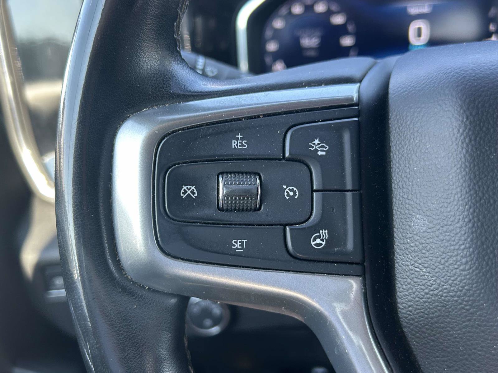 Used 2025 Chevrolet Silverado 1500 LT AWD/4WD image 24