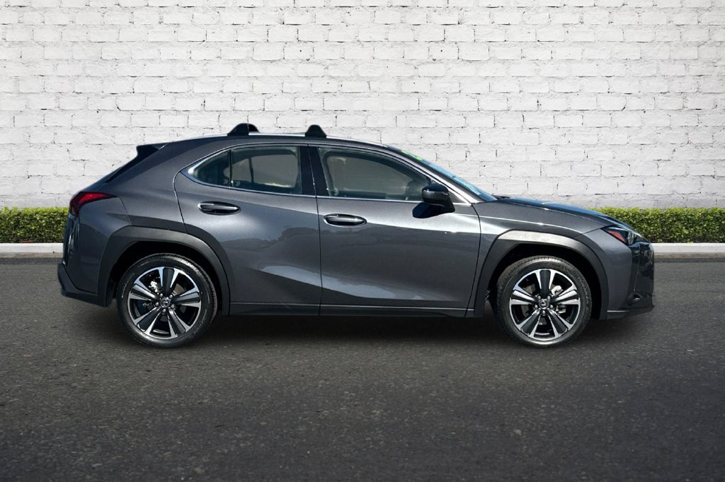 Used 2025 Lexus UX 300h FWD w/ Accessory Package (Z2) image 3