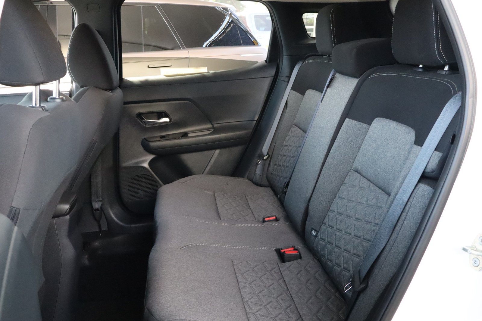 Used 2025 Nissan Kicks SV FWD image 36