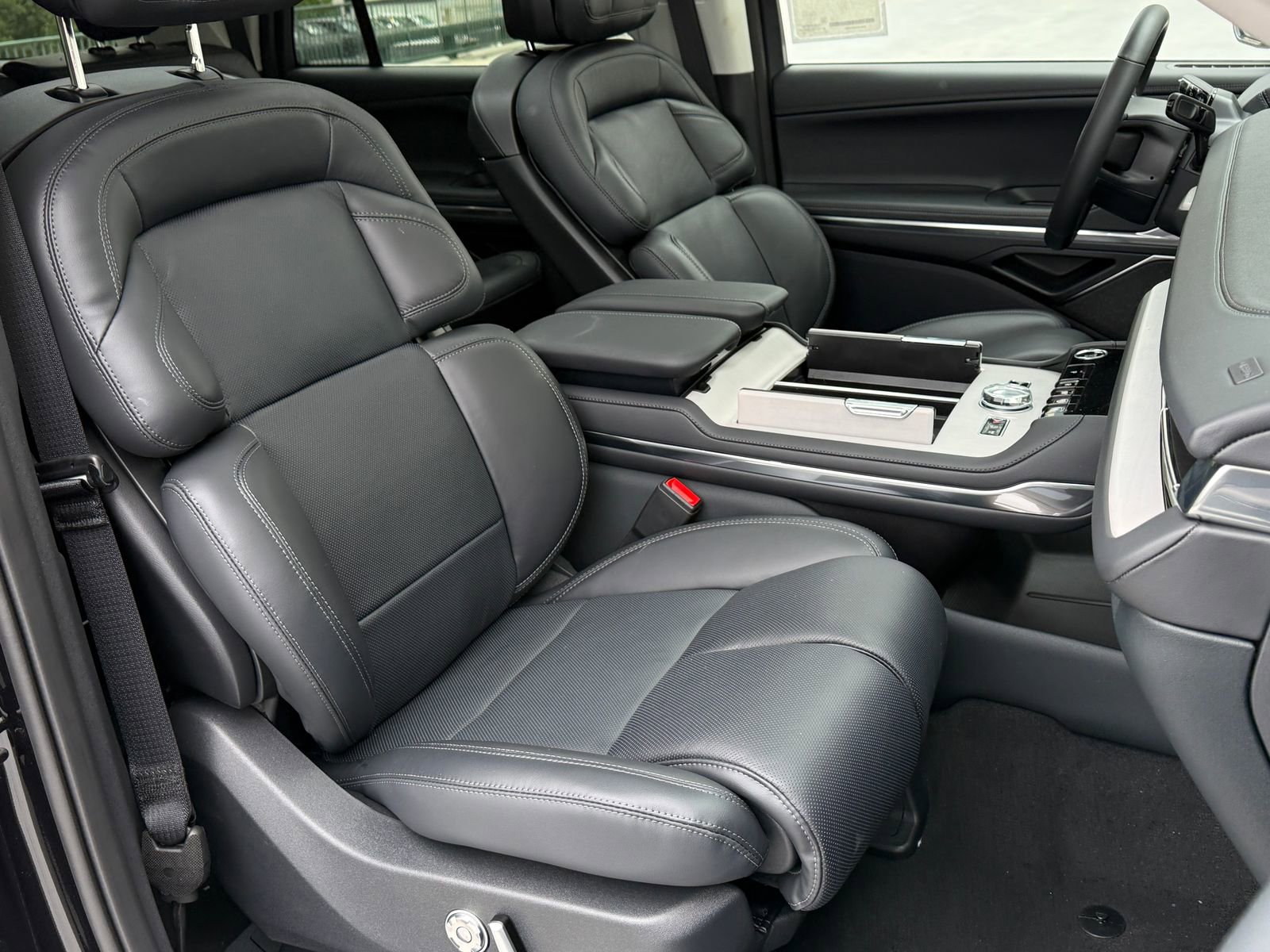 New 2026 Lincoln Navigator L Reserve AWD/4WD image 10
