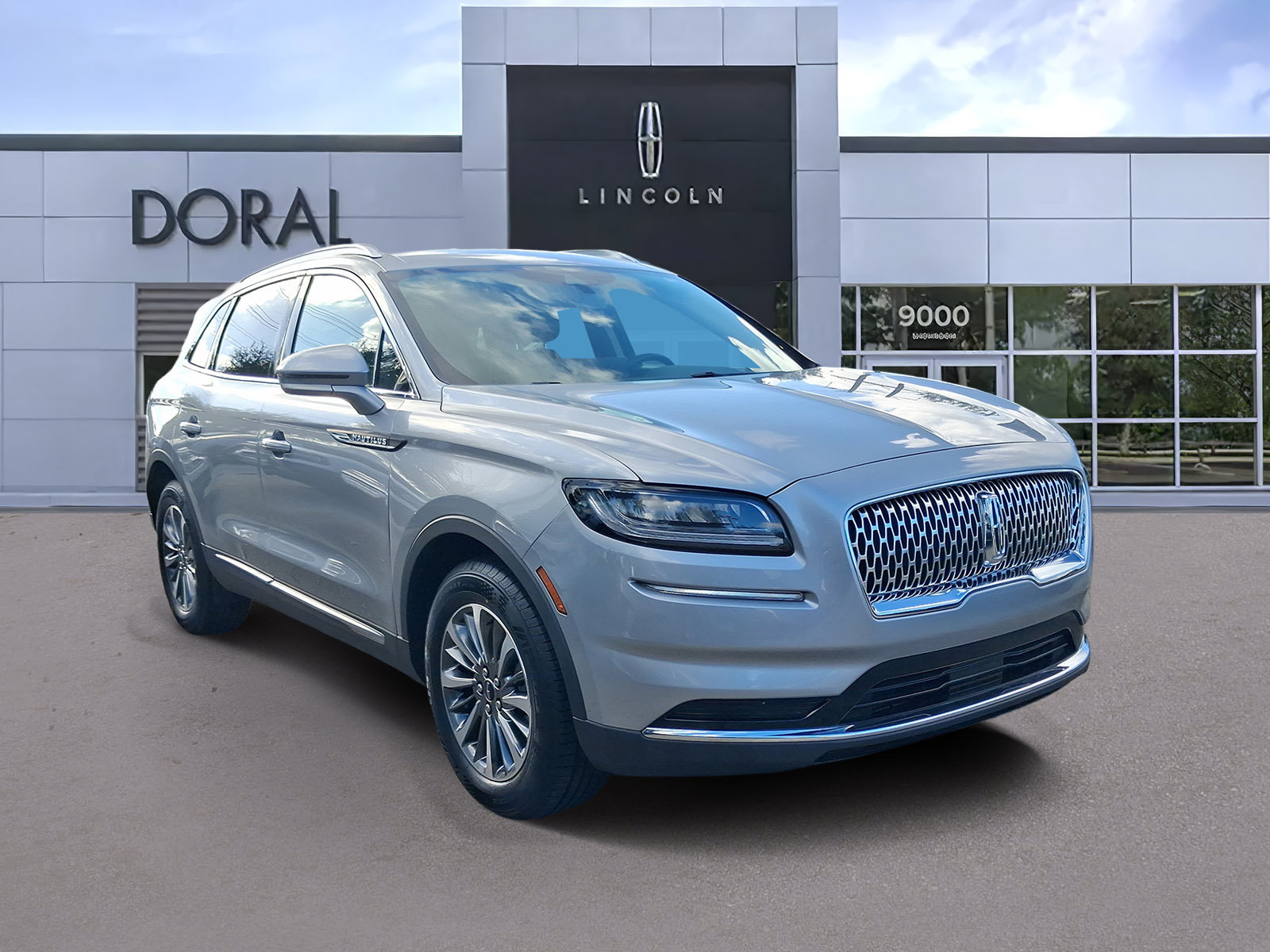 Certified 2023 Lincoln Nautilus FWD w/ Premium Package image 1