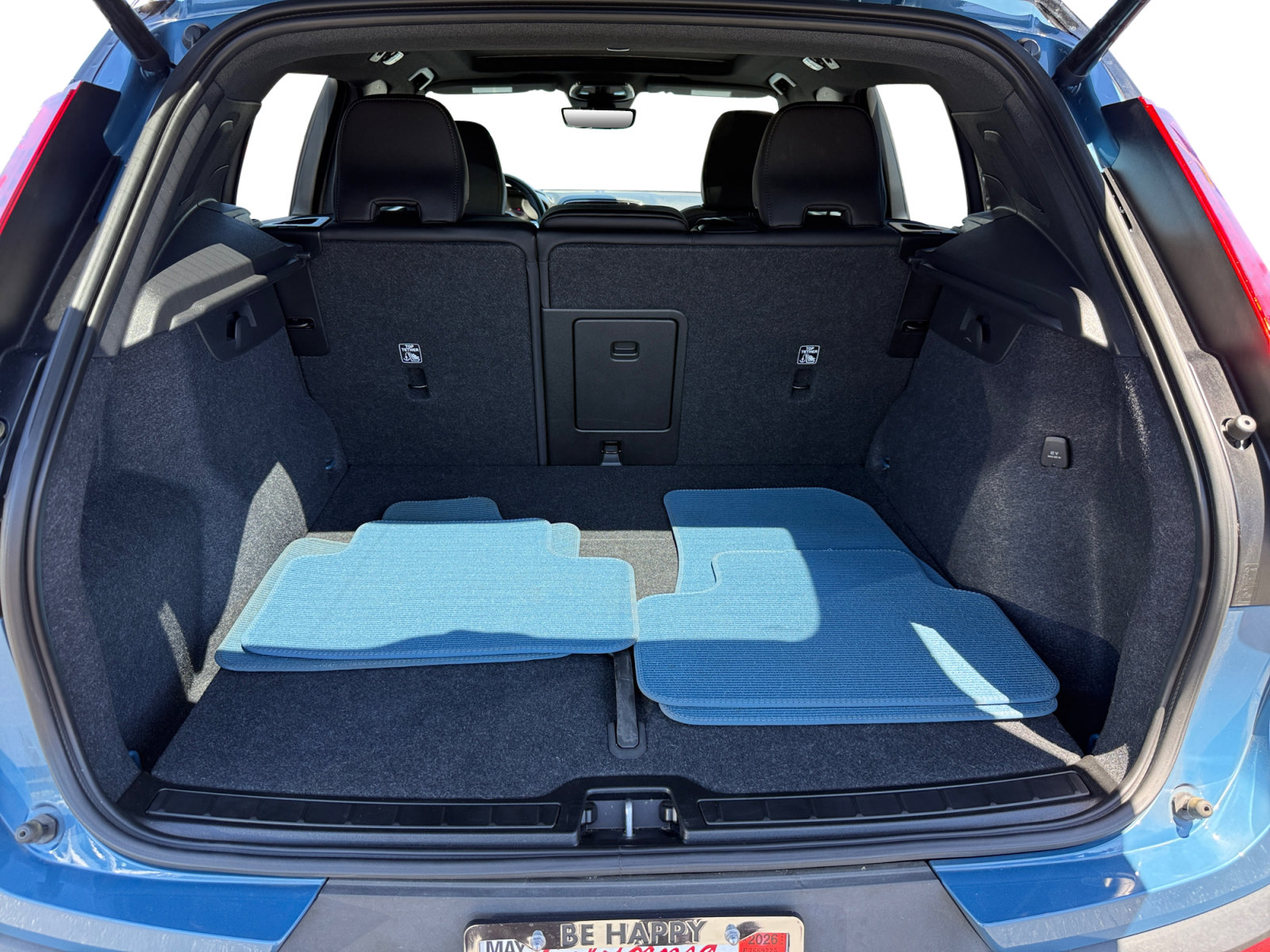 Used 2023 Volvo XC40 Recharge Plus AWD/4WD image 17