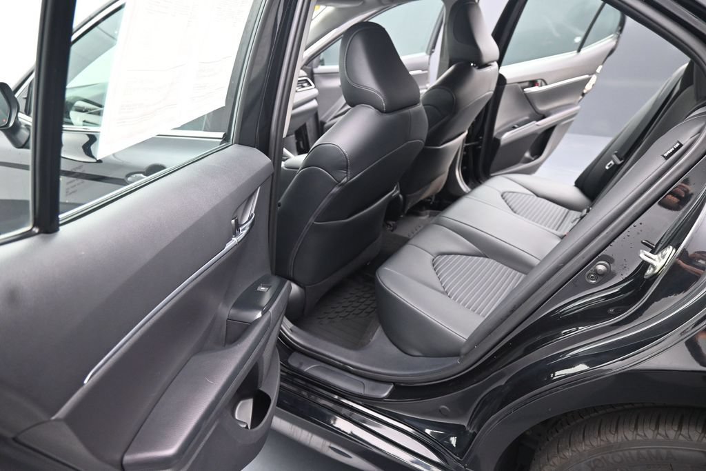 Used 2020 Toyota Camry SE w/ Audio Package FWD image 16