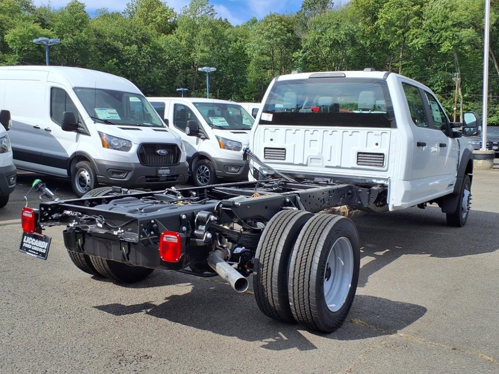 New 2026 Ford F550 4x4 Crew Cab image 6