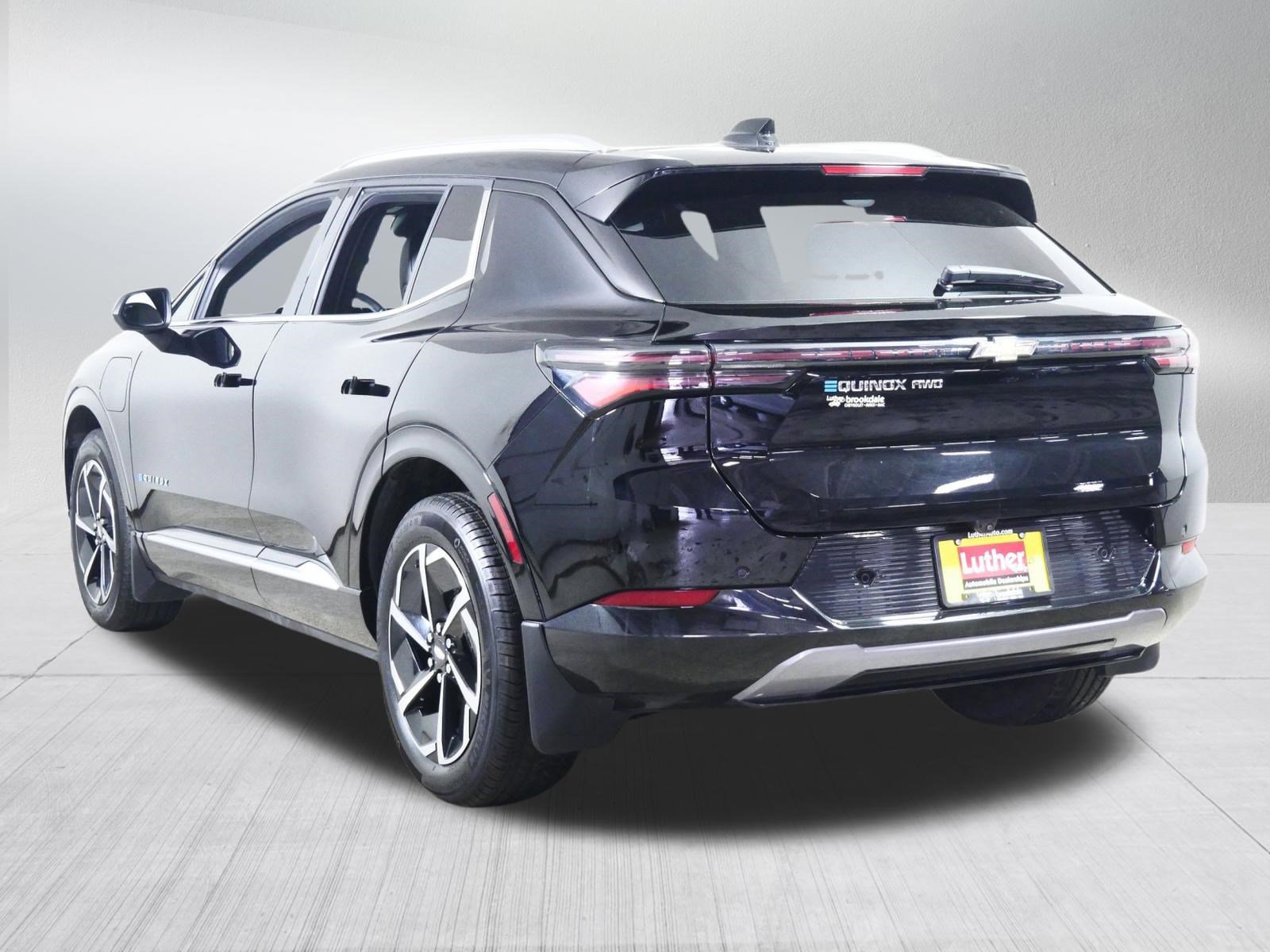 Used 2024 Chevrolet Equinox EV LT AWD/4WD image 5