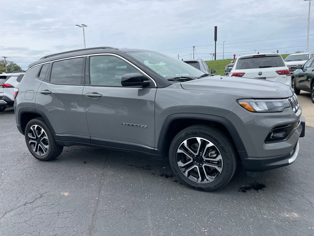 Used 2023 Jeep Compass Limited AWD/4WD image 2