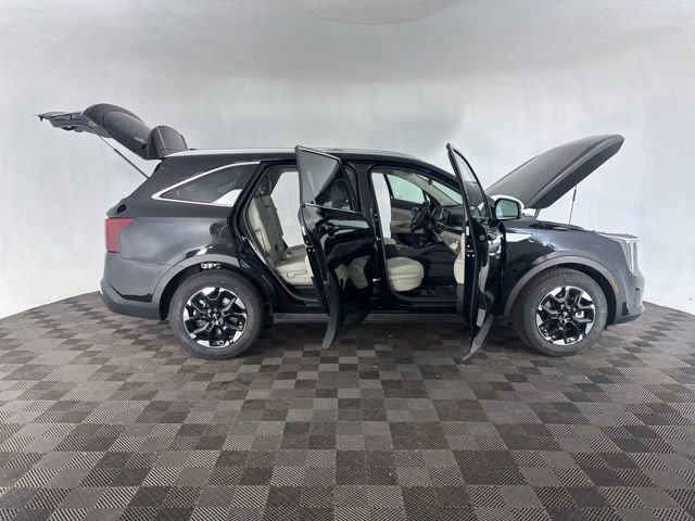 Certified 2025 Kia Sorento S w/ Panoramic Sunroof Package image 15