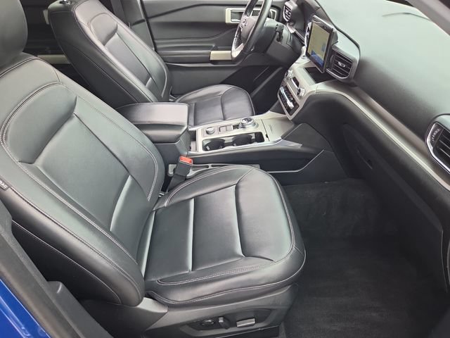 Used 2021 Ford Explorer XLT w/ Equipment Group 202A AWD/4WD image 19