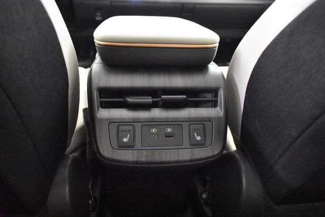 Used 2024 Nissan Ariya AWD image 29