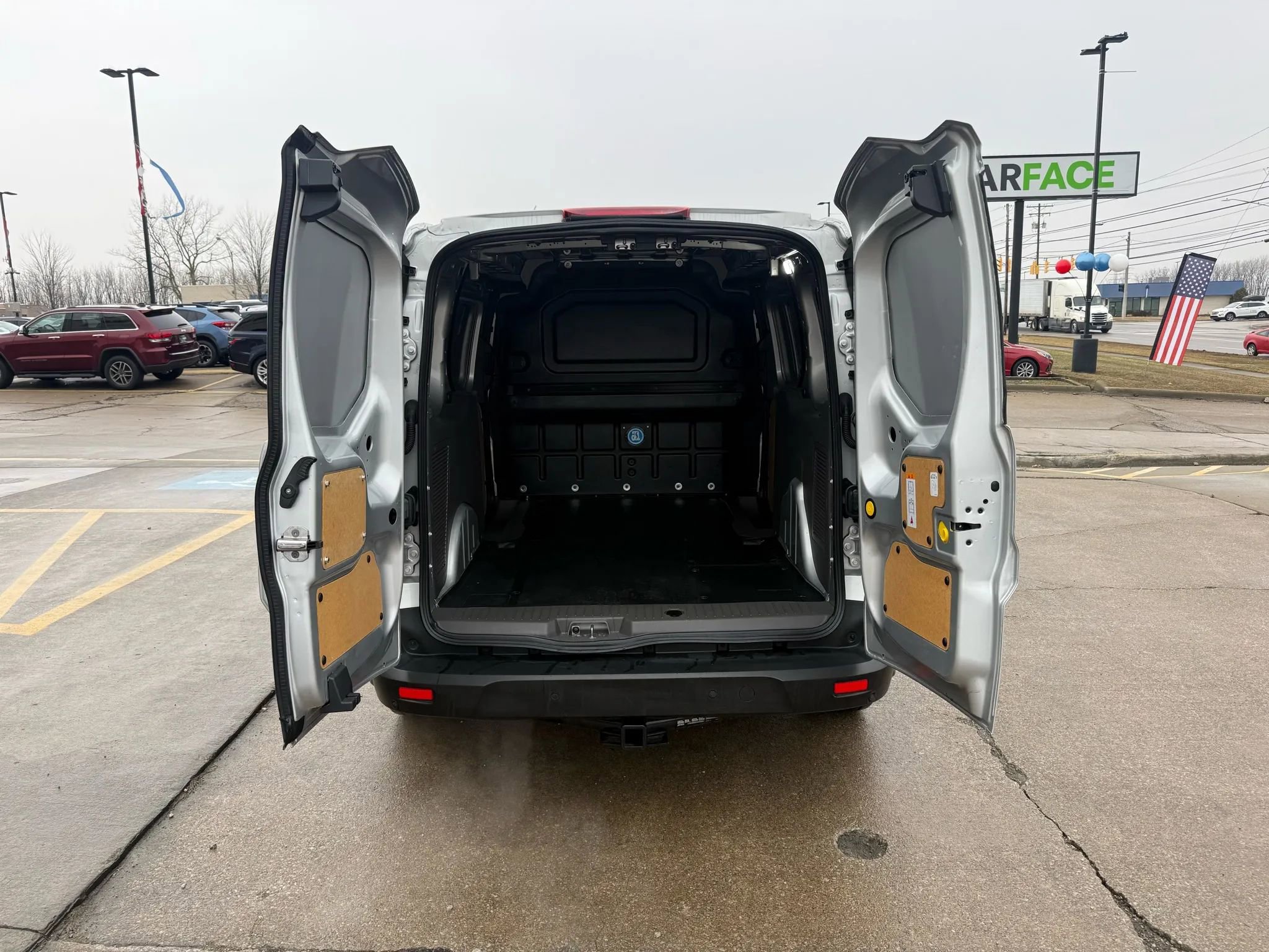 Used 2022 Ford Transit Connect XLT image 13