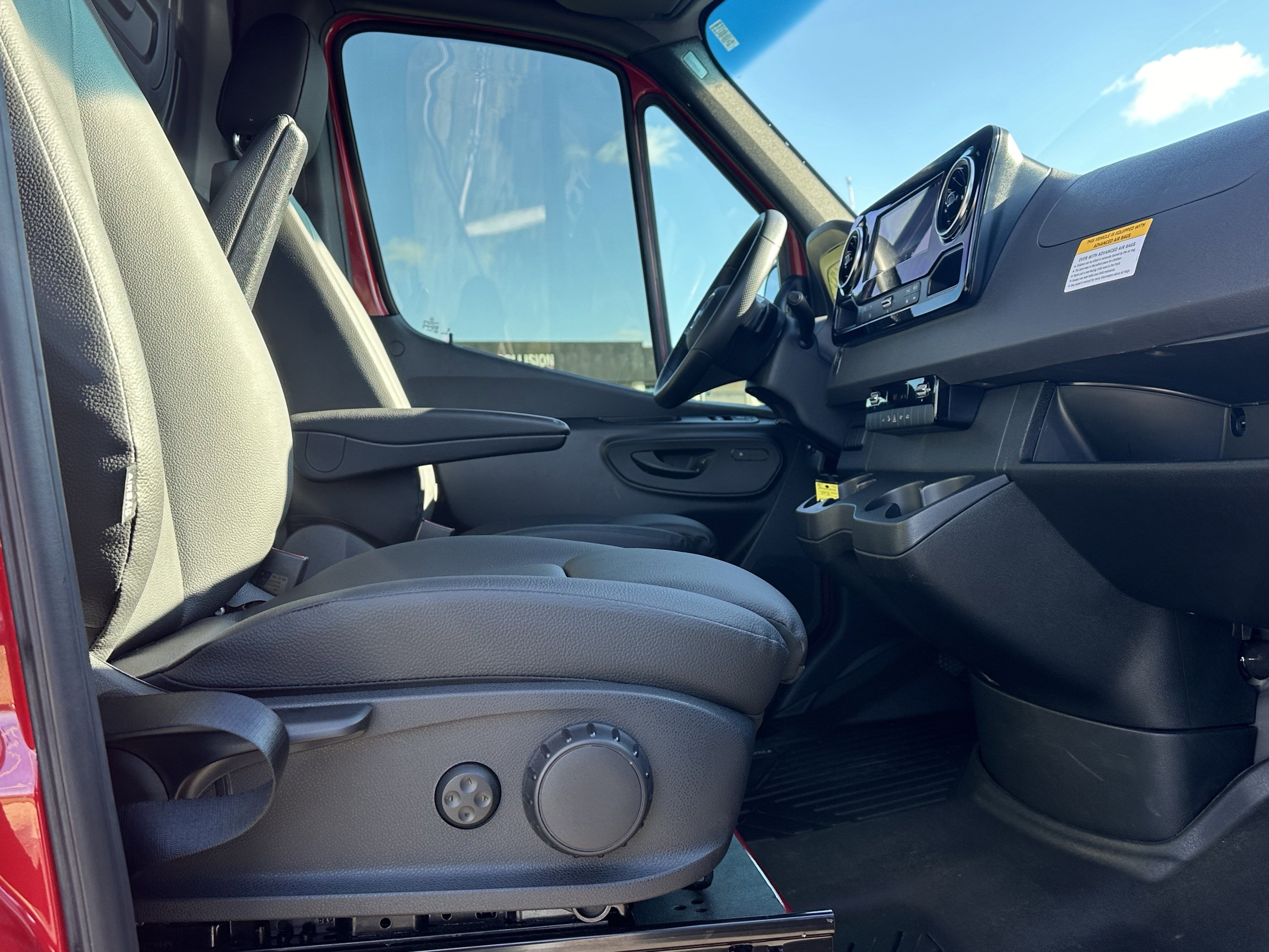 Used 2025 Mercedes-Benz Sprinter 3500 image 13