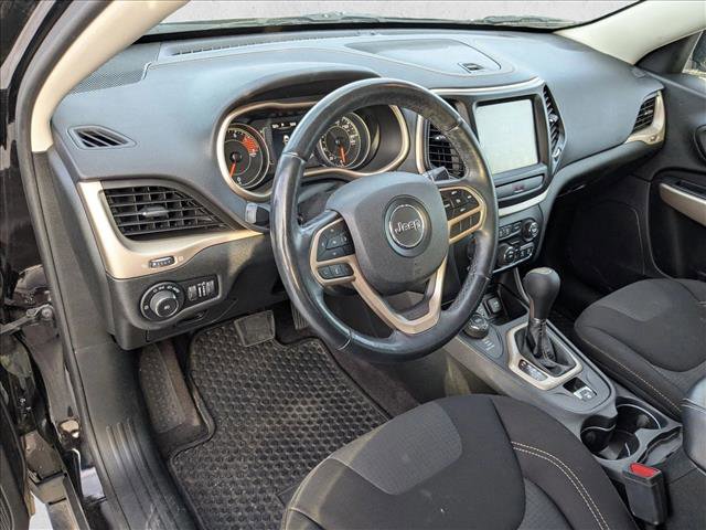 Used 2017 Jeep Cherokee Latitude w/ Cold Weather Group image 9