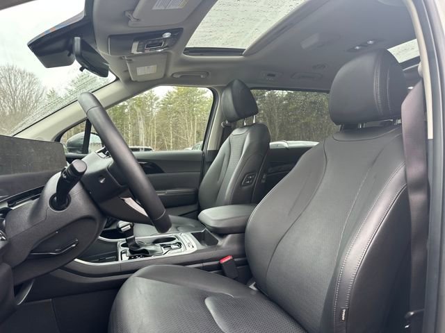 Used 2025 Kia Carnival SX Prestige image 14