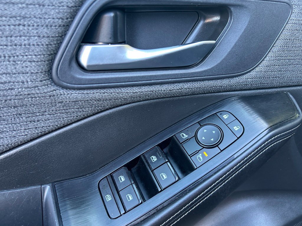 Used 2023 Nissan Rogue SV FWD image 14