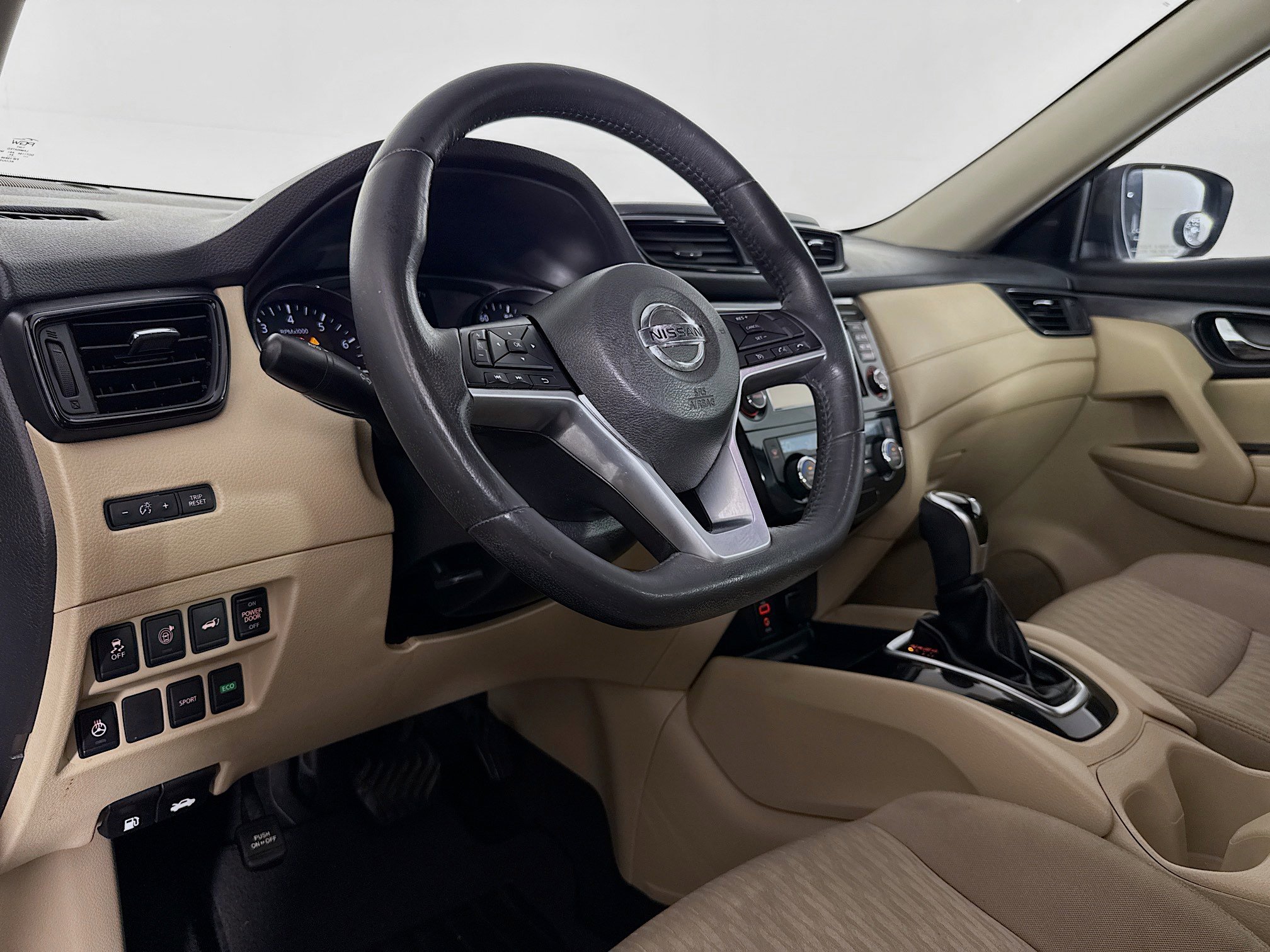 Used 2017 Nissan Rogue SV w/ SV Premium Package image 22