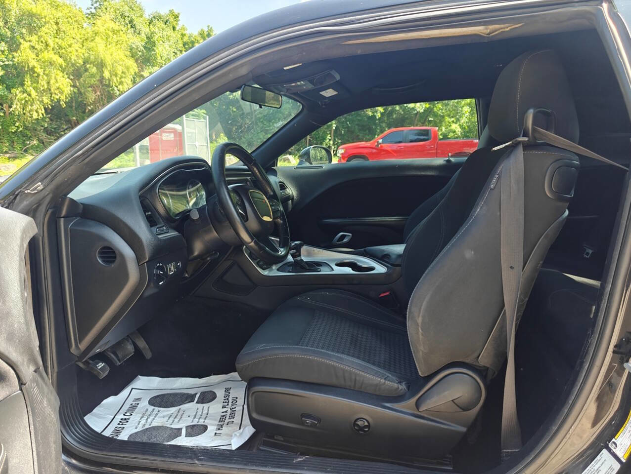 Used 2016 Dodge Challenger SXT RWD image 10