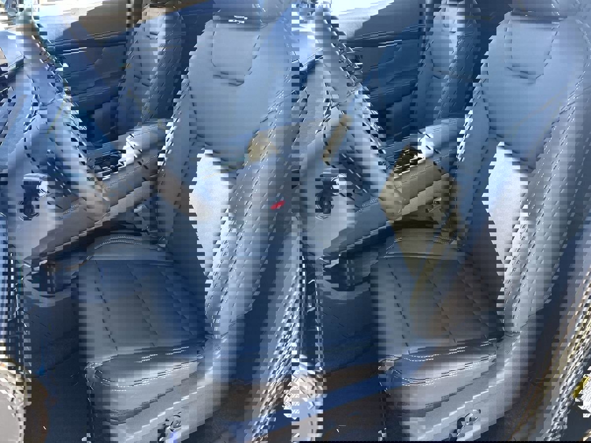 Used 2025 Nissan Murano SV image 23