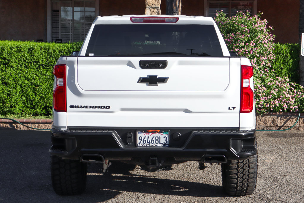 Used 2022 Chevrolet Silverado 1500 LT Trail Boss w/ LPO, Dark Essentials Package AWD/4WD image 7