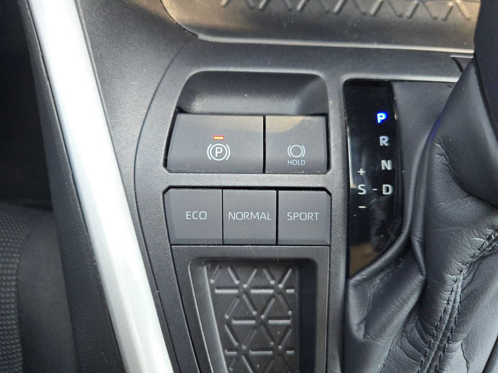 Used 2025 Toyota RAV4 LE FWD image 33