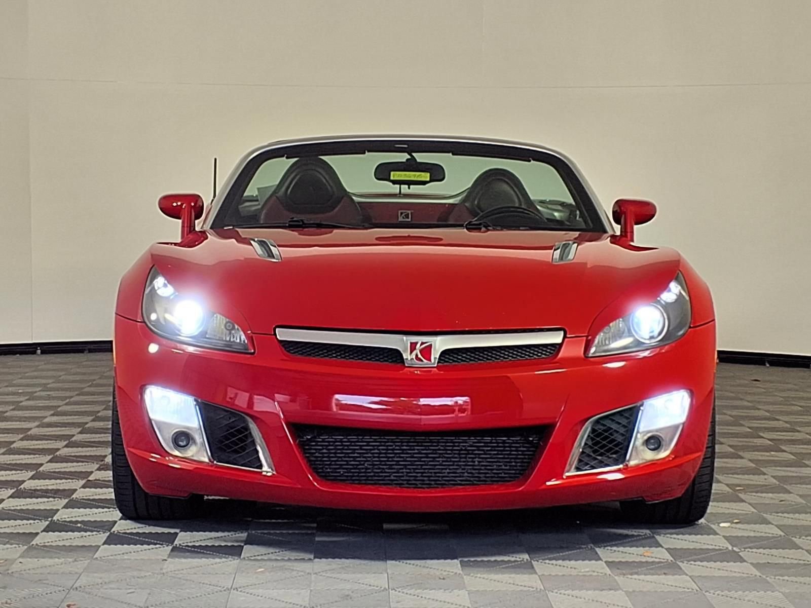 Used 2008 Saturn Sky Red Line image 2