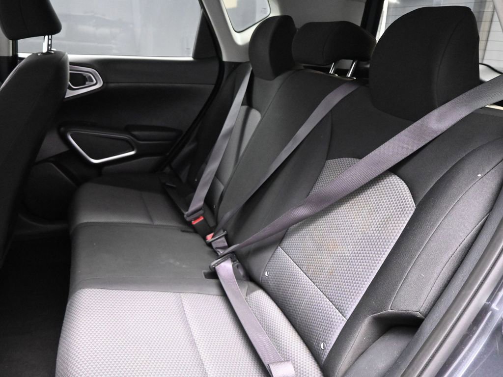 Used 2023 Kia Soul LX w/ LX Technology Package image 13