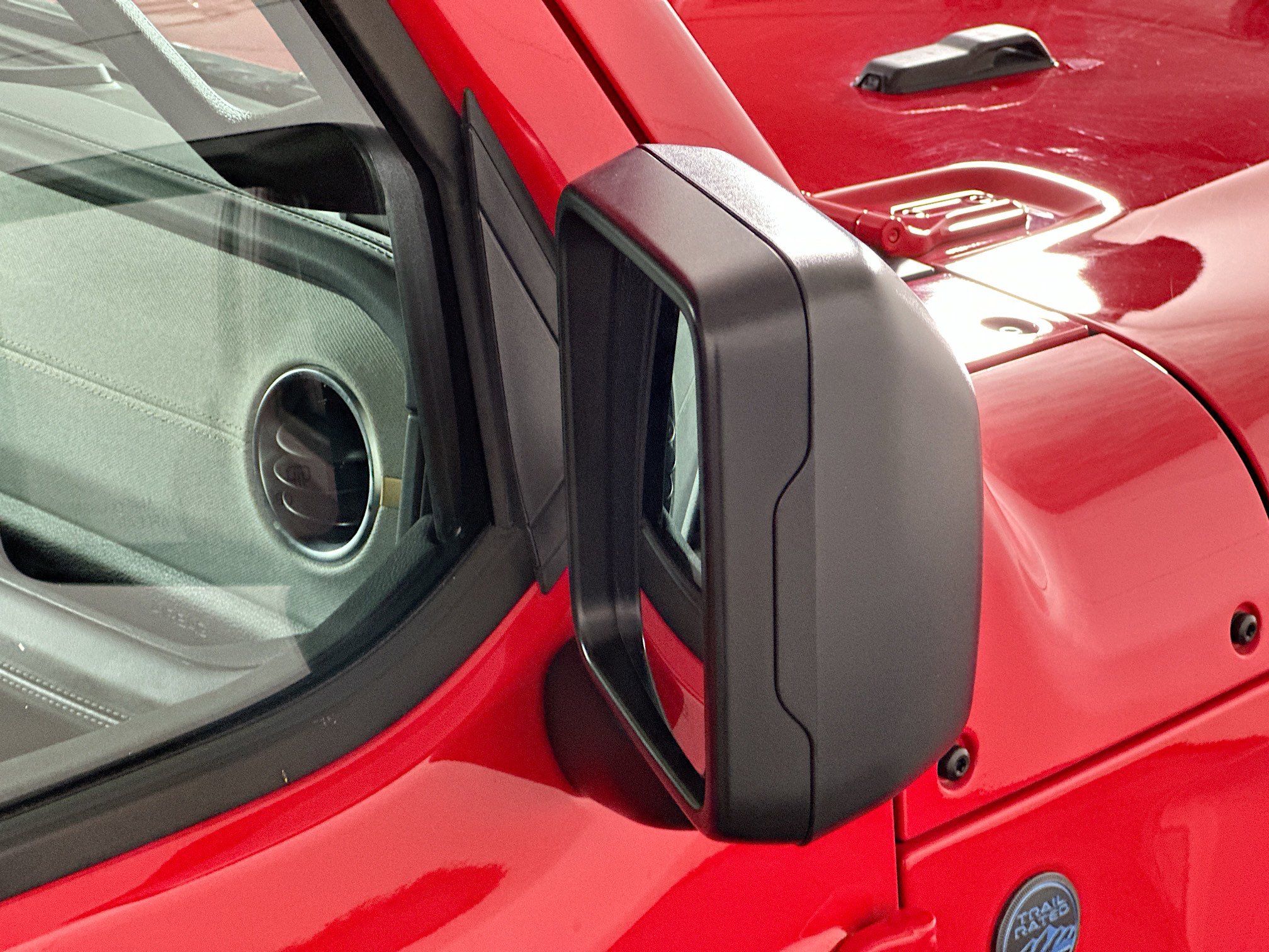 Used 2025 Jeep Wrangler Sahara image 10