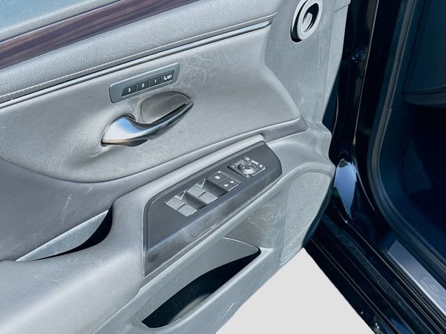 Used 2020 Lexus ES 300h w/ Premium Package FWD image 22