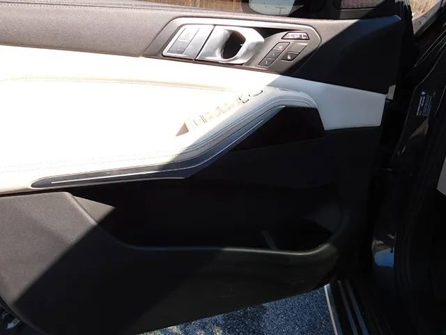 Used 2019 BMW X7 xDrive40i w/ Cold Weather Package image 19