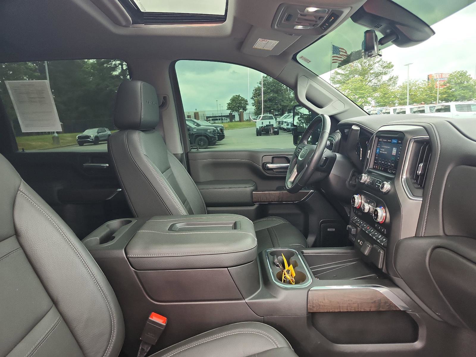 Used 2022 GMC Sierra 2500 Denali w/ Denali Ultimate Package AWD/4WD image 10