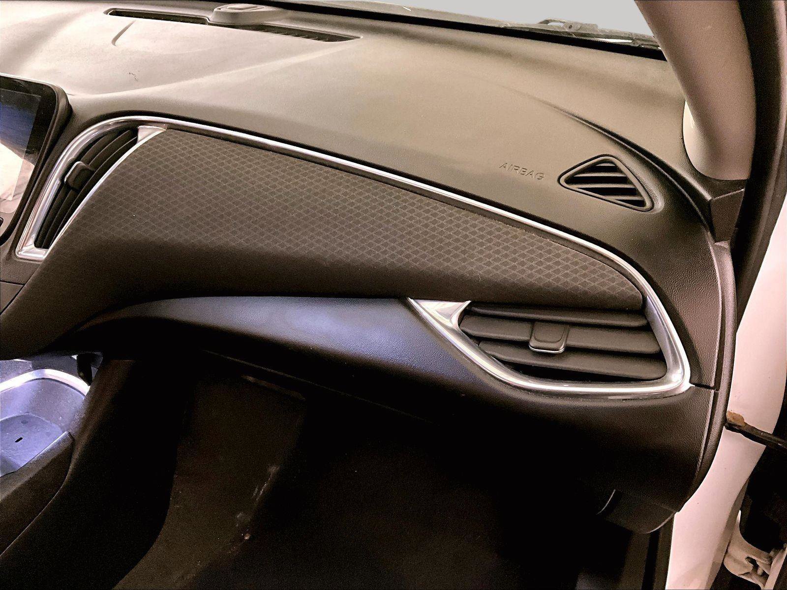 Used 2020 Chevrolet Malibu LT FWD image 15