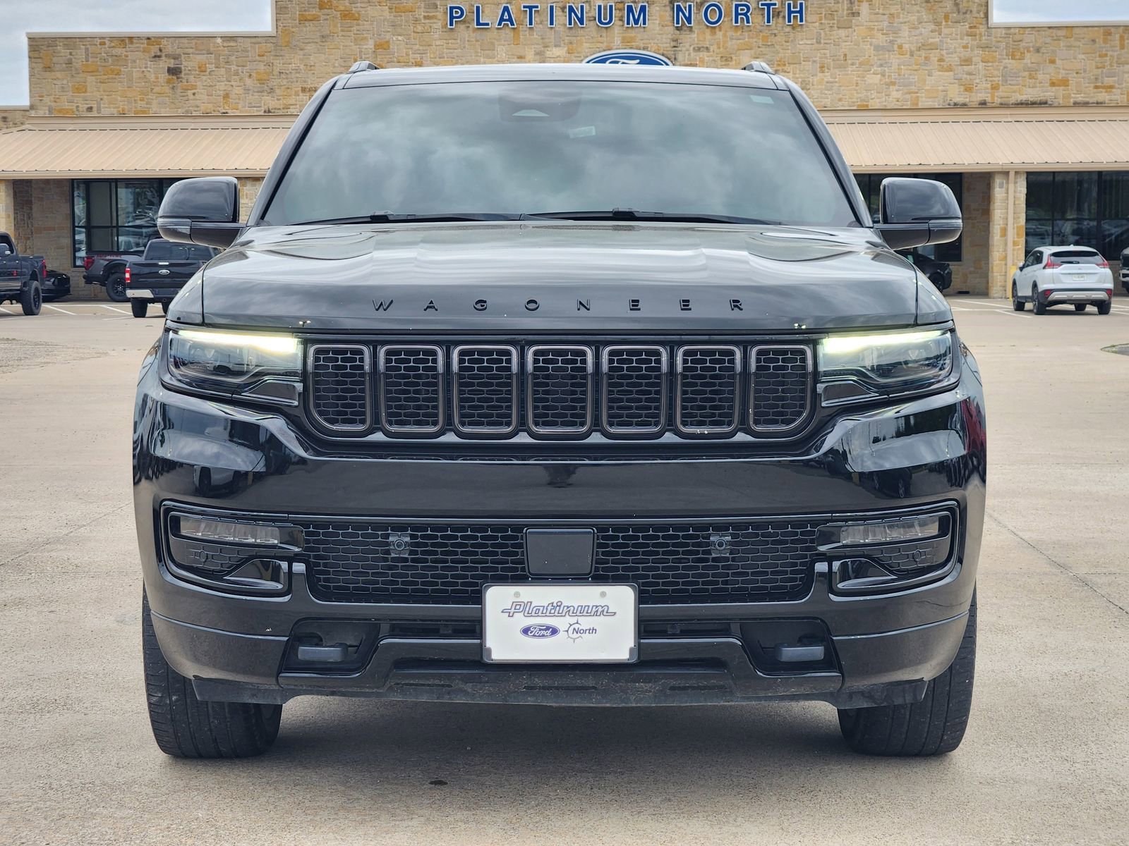 Used 2023 Jeep Wagoneer Series II AWD/4WD image 6