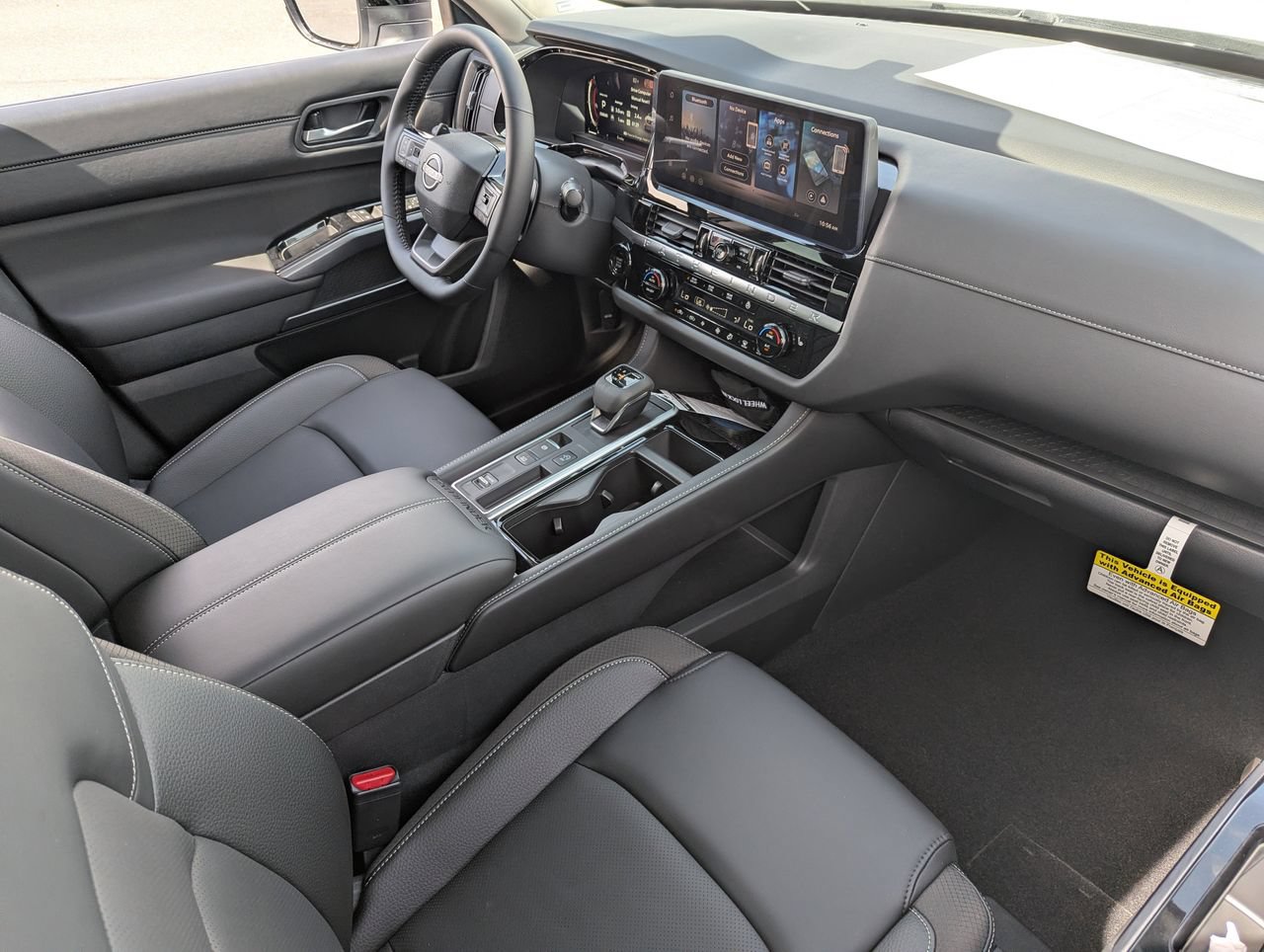 New 2026 Nissan Pathfinder SL w/ SL Premium Package (P04) FWD image 31