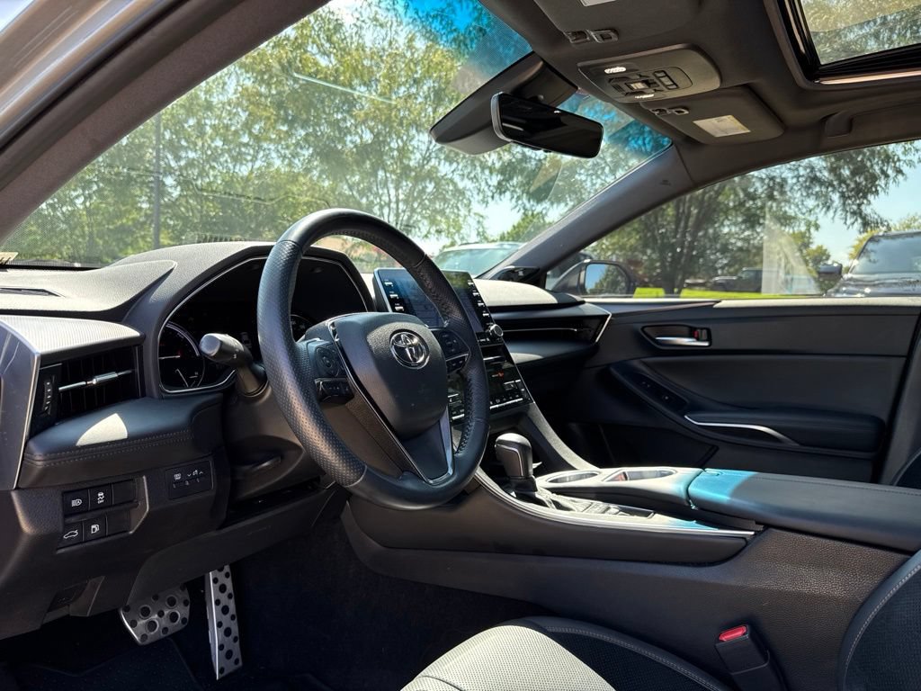 Used 2022 Toyota Avalon XSE FWD image 4